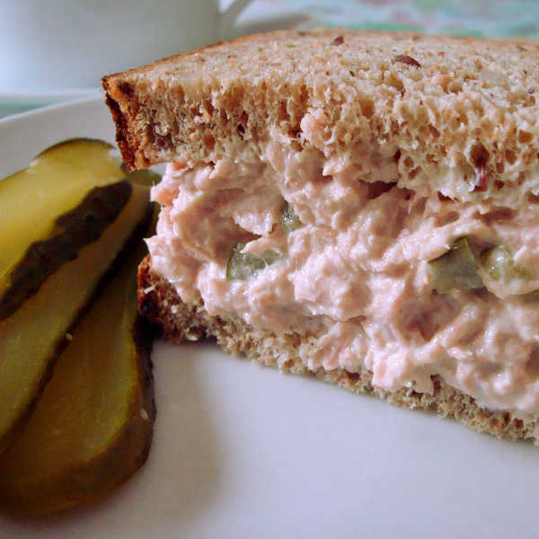 Oma's Best Tuna Salad Recipe