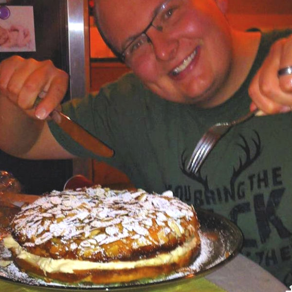 Heide's Bienenstich Recipe (Bee Sting Cake)