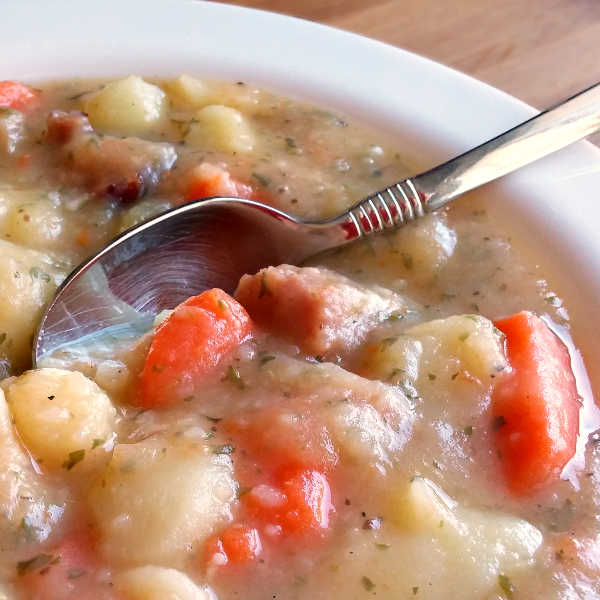 Oma's Easy Potato Soup Recipe