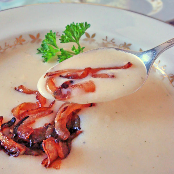 Oma's Easy Cheese Soup, German-style