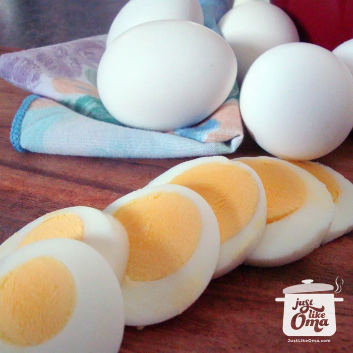 How to Hard Boil Eggs on the Stove or in the Oven (Gekochte Eier)