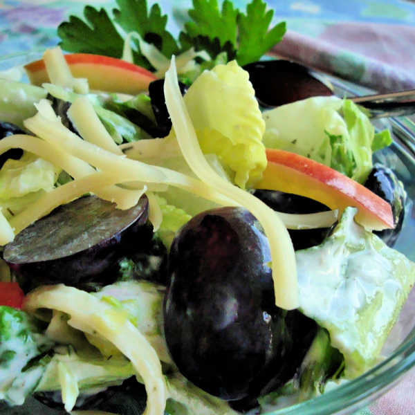 Oma's Lettuce Salad with Grapes