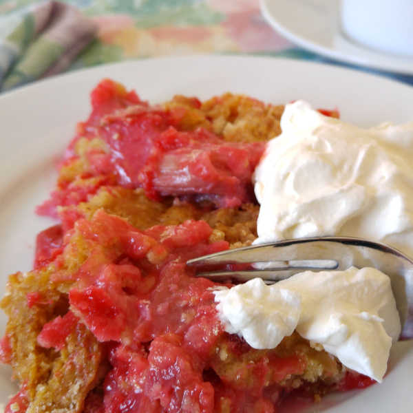 Margaret's Rhubarb Dump Cake