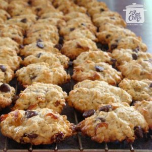Oma's Simple Oatmeal Cookie Recipe